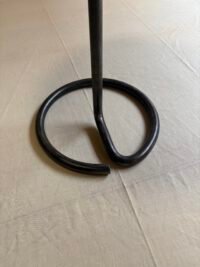 Table d’appoint en Bakélite édité par la Maison Stablet - Vue du piètement