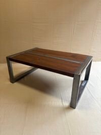 Table basse Steelhood bois massif signé #1 - Vue de profil
