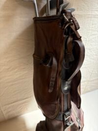 Sac de golf avec ses fers et son bois - Vue des détails