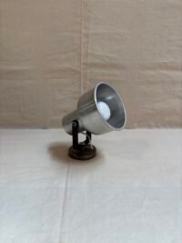 Lampe industrielle années 30 - Vue de profil