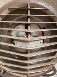 Détails de la lampe radiateur Calor Congo - Vue de proche