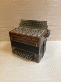 Accordéon diatonique Paolo Soprani 1943 - Vue de profil