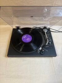 Platine vinyle Technics Player SL-23A - Vue du dessus capot ouvert