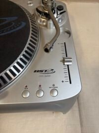 Détails du lecteur vinyle BST PR 200 - Vue du côté droit
