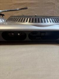 Détails du lecteur vinyle BST PR 200 - Vue de derrière