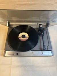 Lecteur vinyle Thorens TD 115 capot ouvert - Vue du dessus