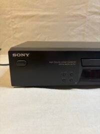 Lecteur CD Sony Player CDP-XE370 - Vue du côté gauche