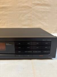 Tuner Onkyo T-4130 - Vue du côté droit